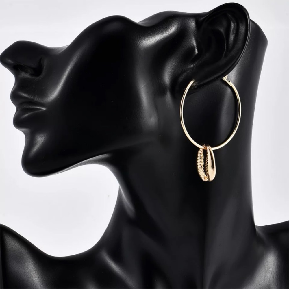 Bohemian “By the Seaside” Seashell Hoop Earrings - Picture 4 of 5